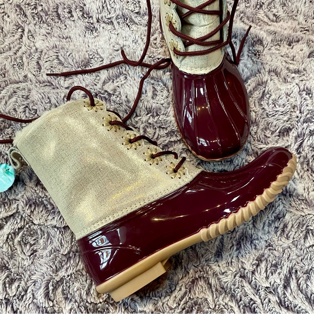 Jack Rogers scalloped Chloe boot 8 NWOB
